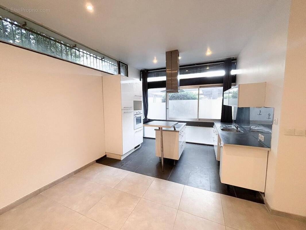 Photo 1 - Appartement à MARSEILLE-13E