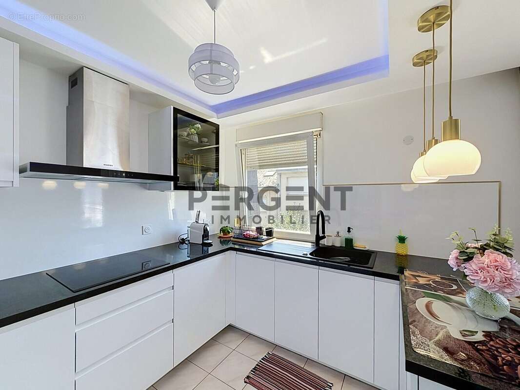 Appartement 80 m² à Charleville-Mezieres  - photo 8