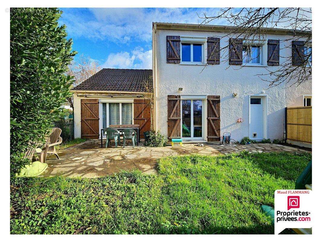 Maison à SAINT-JEAN-DE-BRAYE