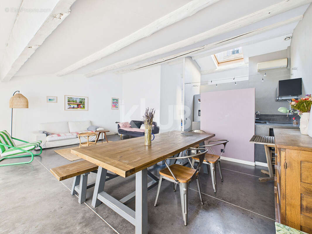 Appartement à MARSEILLE-6E