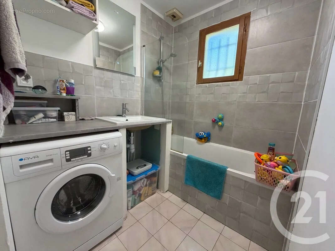Maison 122 m² à Saint-Hilaire-La-Gravelle  - photo 4