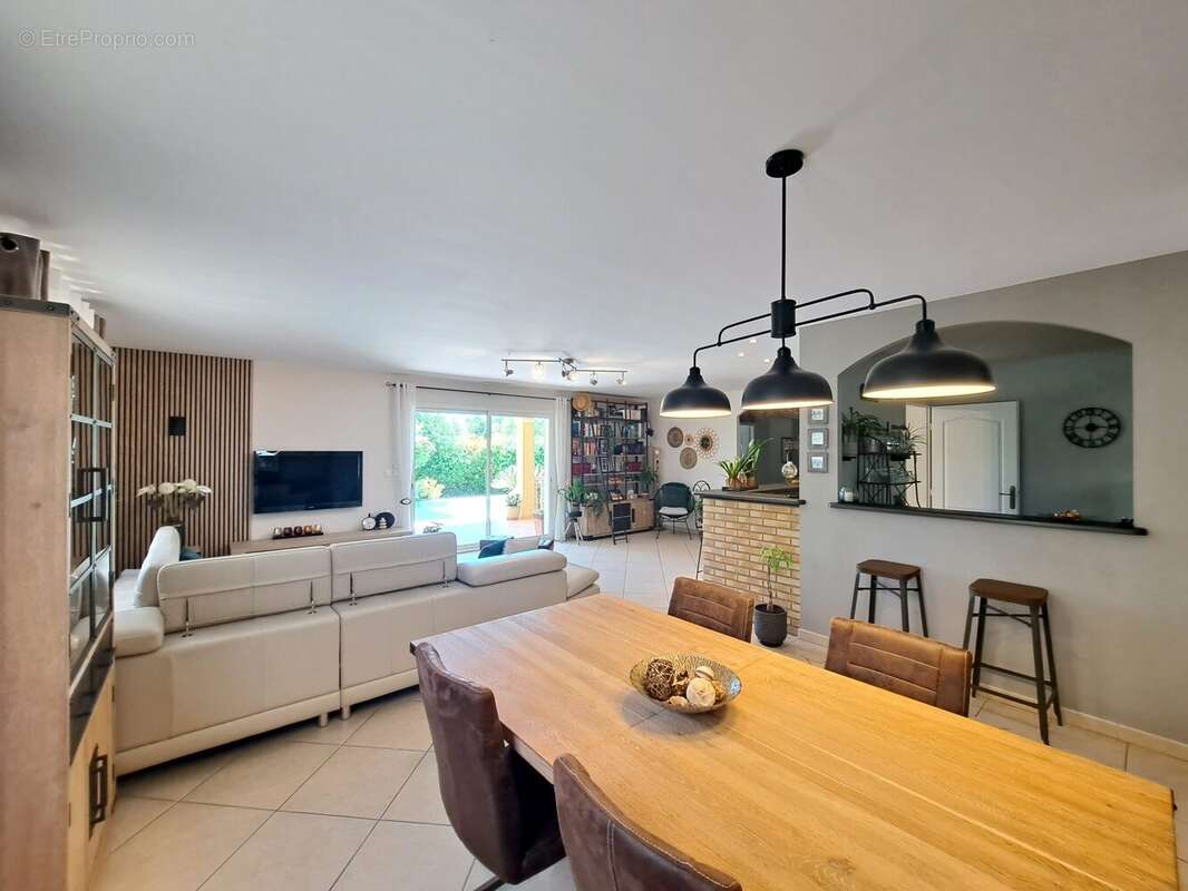 Maison à VIC-FEZENSAC