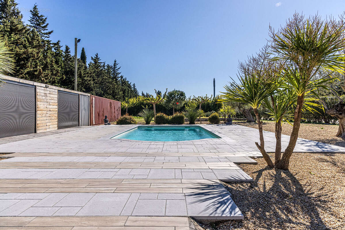 Maison à CHATEAUNEUF-LES-MARTIGUES