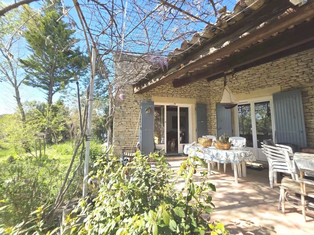 Maison à GORDES