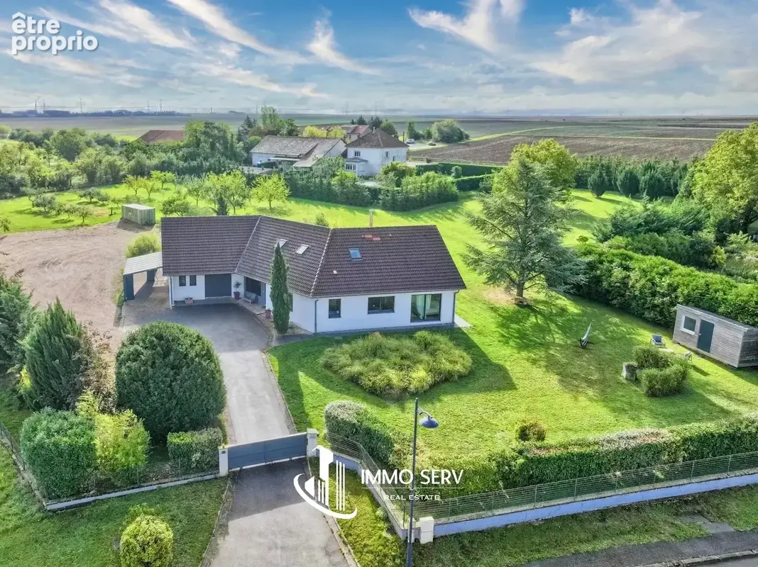 Maison 9 pièces 245 m² à vendre à Louvigny (57420) - photo 2
