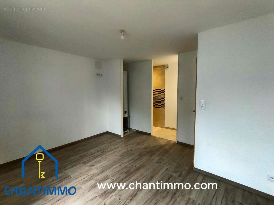 chambre 1 avec salle d'eau - Maison à SAINTE-HERMINE