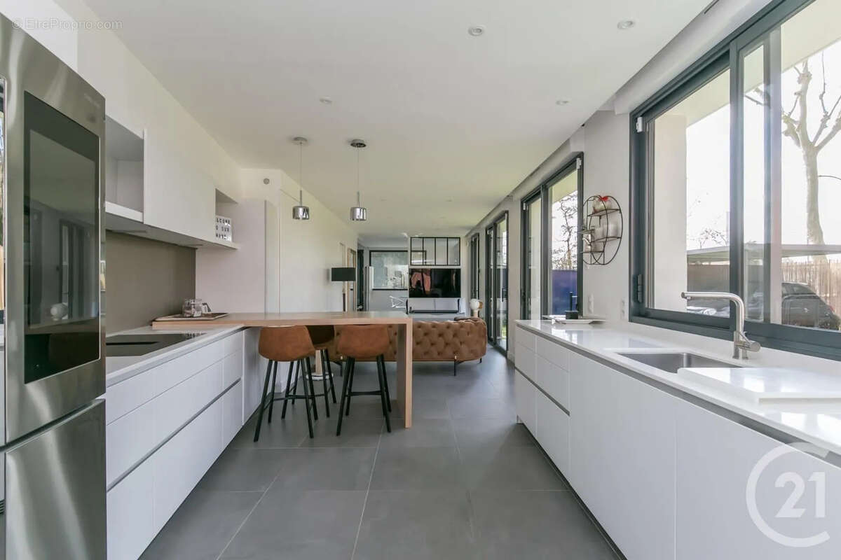 Maison à SAINT-MAUR-DES-FOSSES