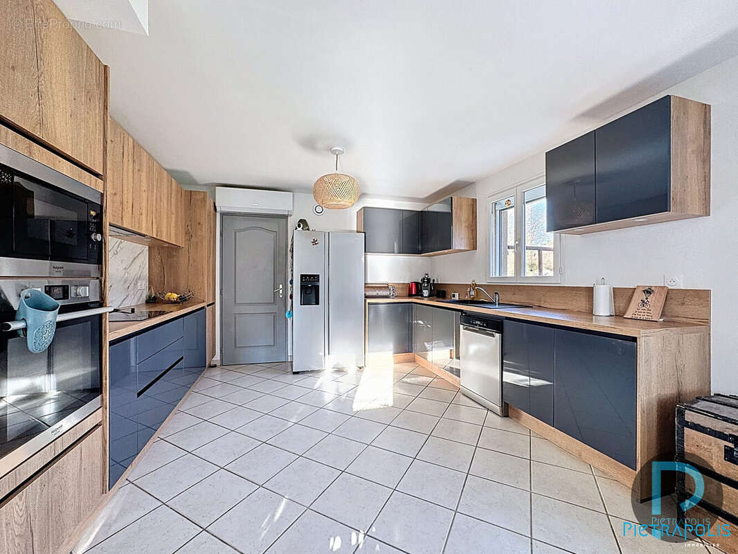 Maison à GENOUILLEUX