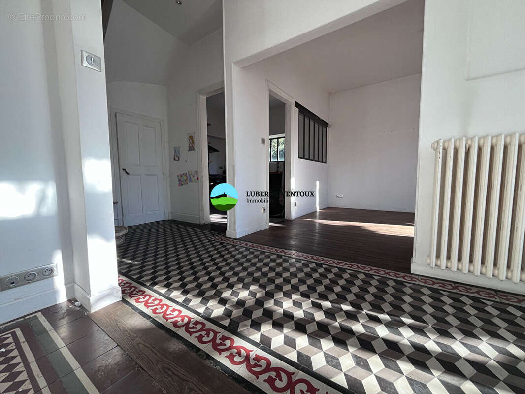 Maison à MONTEUX