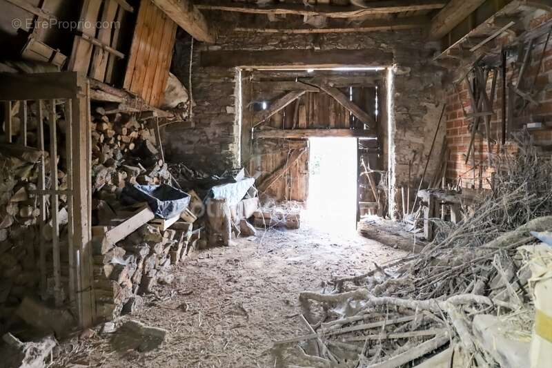 Maison à DOMPIERRE-LES-EGLISES
