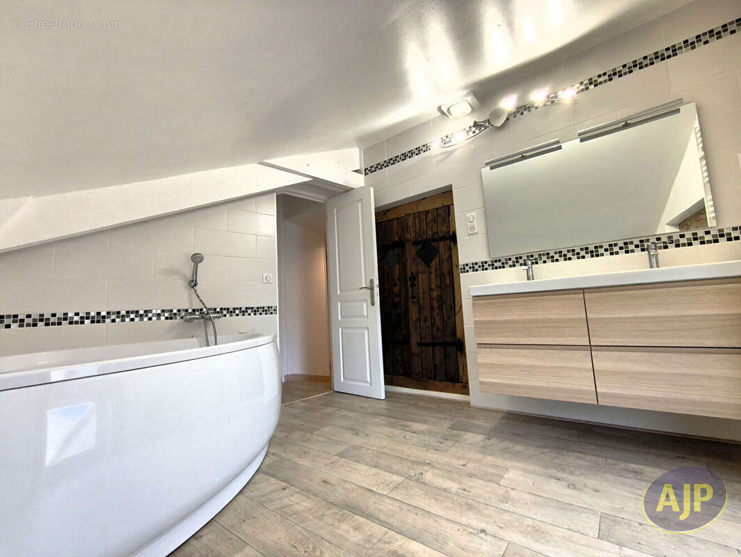 Maison à LA MEZIERE