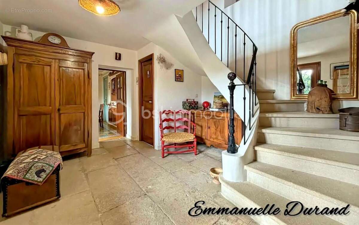 Maison à VALREAS