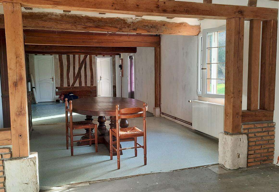 Maison à LA HAYE-DE-ROUTOT
