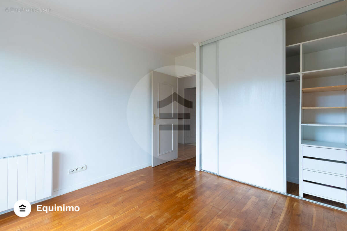 Appartement à LES LILAS