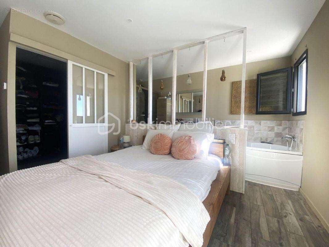 Maison à BELLEGARDE