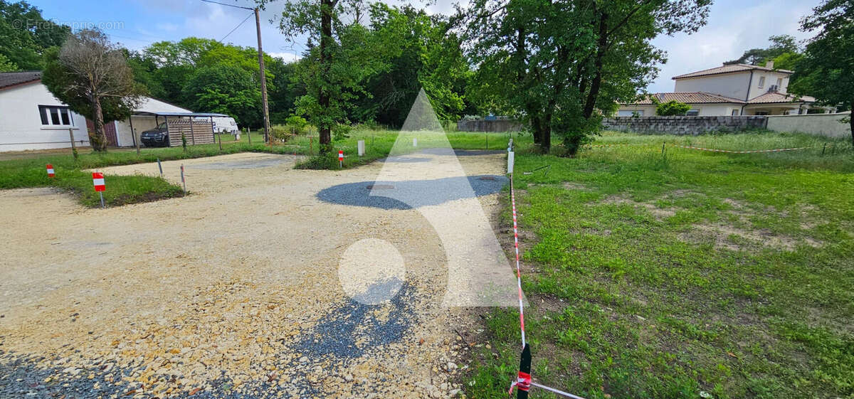 Terrain à LA TREMBLADE