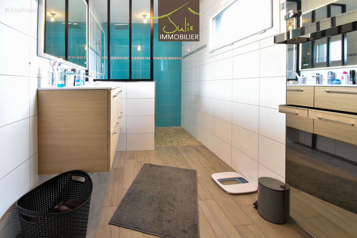 Maison à MONCOUTANT