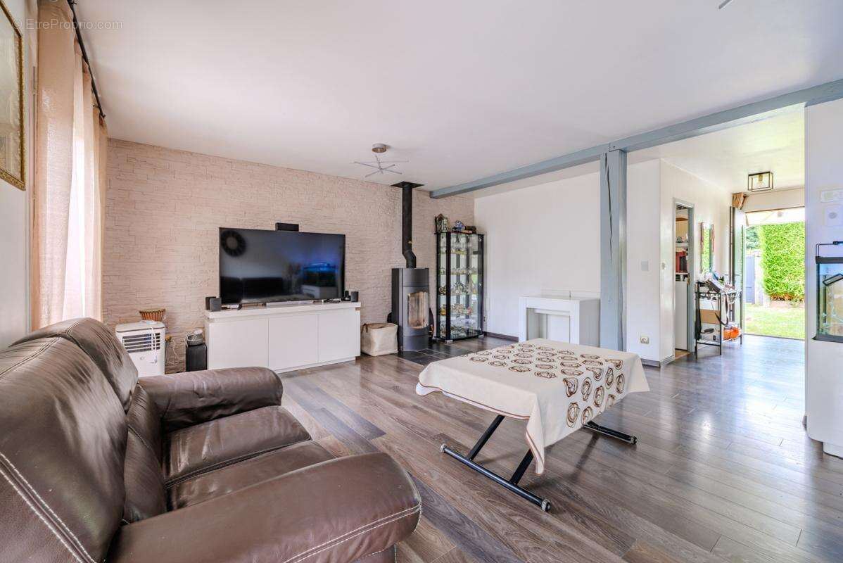 Maison à BONNIERES-SUR-SEINE