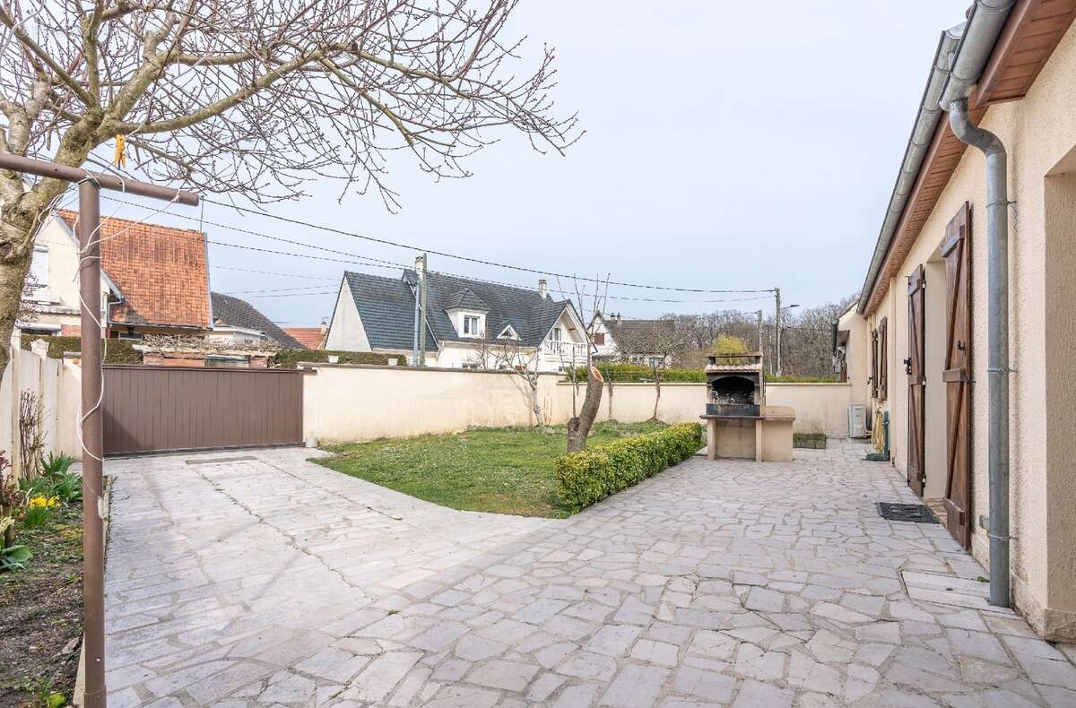 Maison 121 m² à Pontault-Combault  - photo 2