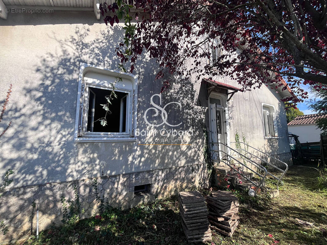 Maison à SAINT-YRIEIX-SUR-CHARENTE