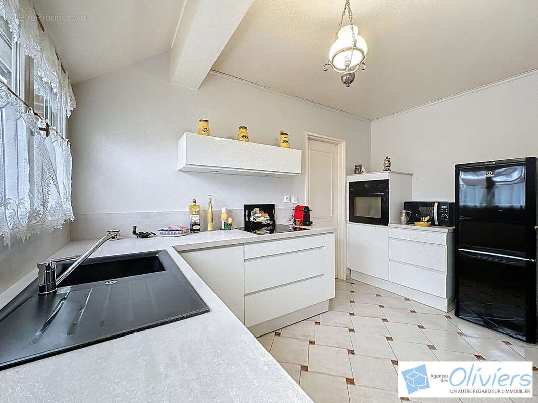 Maison à VOISINS-LE-BRETONNEUX