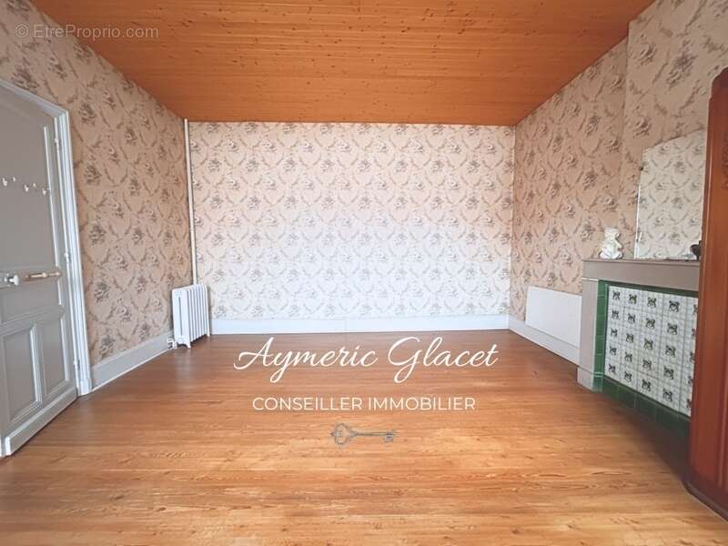  Noyelles-sur-Selle — Grande maison familiale de 234 m², dépendances et cour pavée. Une maison de caractère, désormais à 276 000 - photo 14