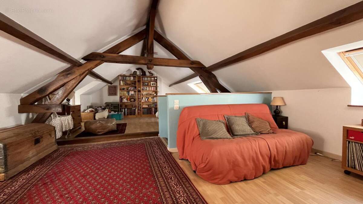 Maison à LAROCHEMILLAY