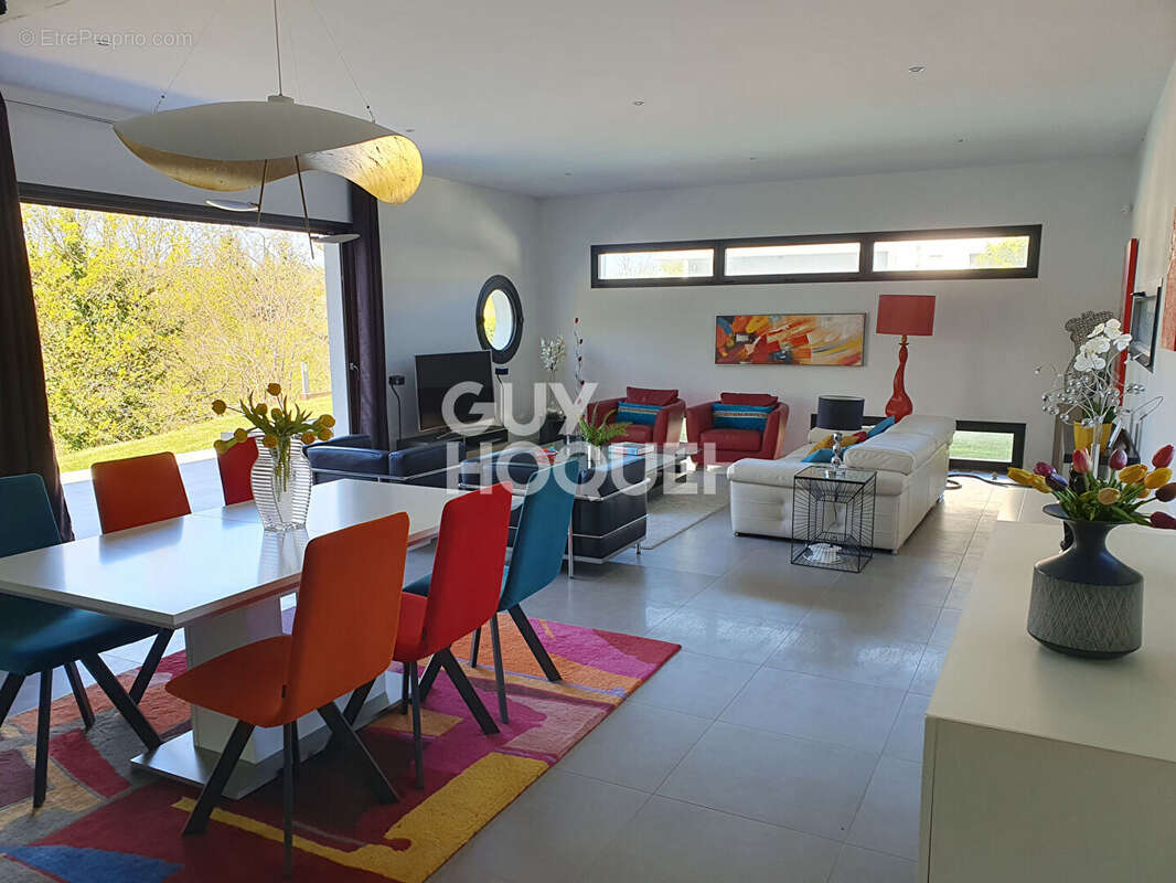 Maison à SAINT-GENIS-LAVAL