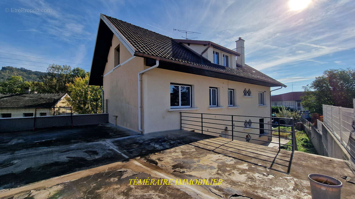 Maison à CHAMPAGNOLE