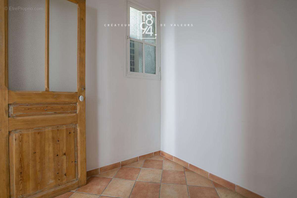 T2 et bureau / dressing de 50 m² - Lodi - Conception - À deux pas du métro Baille - photo 7