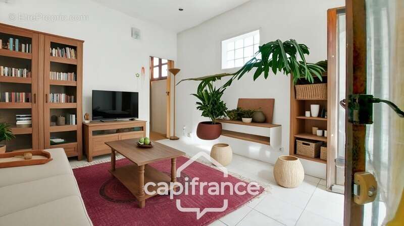 Bagnolet-Quartier résidentiel-A vendre maison 2 pièces-28m2-Plain pied-Cour-Potentiel de surélévation-8mn métro Gallieni - photo 3