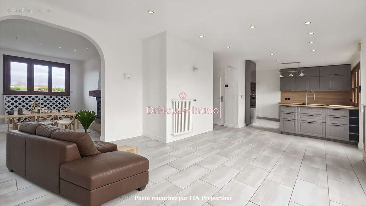 Appartement à MAUCHAMPS