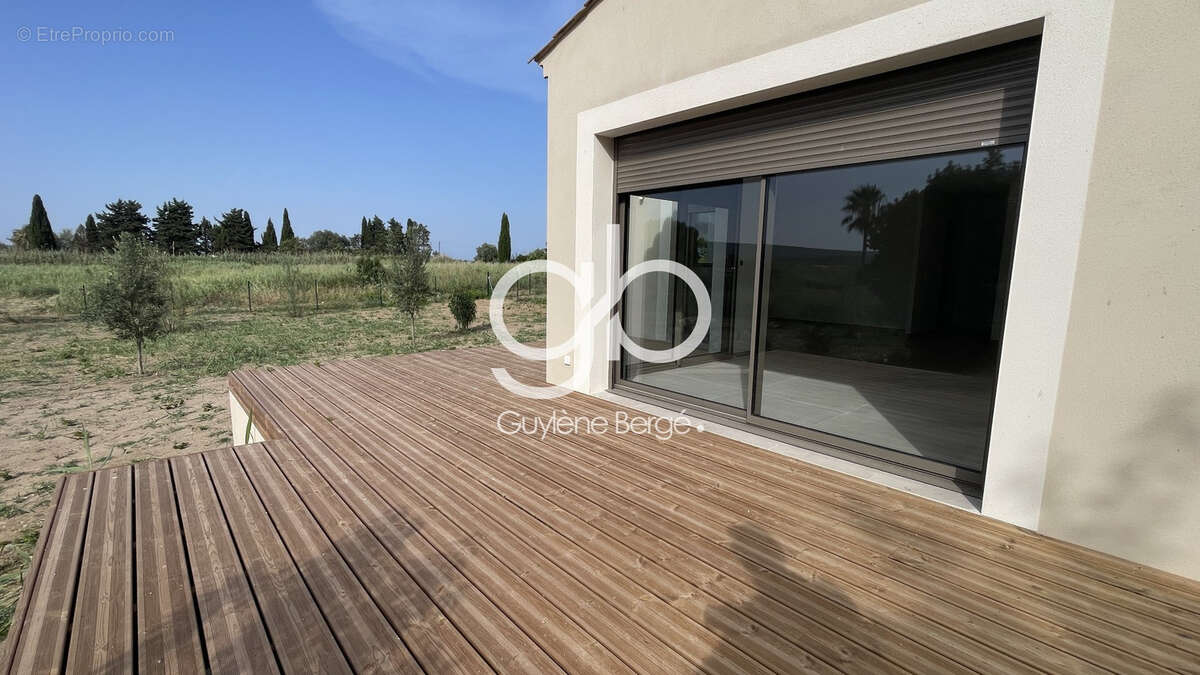 Maison à VIC-LA-GARDIOLE