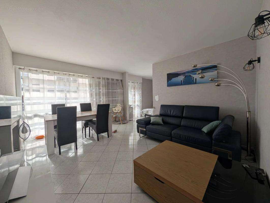 Appartement à LES CLAYES-SOUS-BOIS