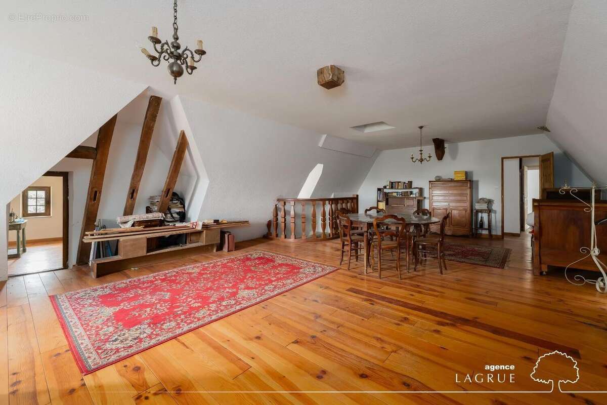   - Maison à CHAVROCHES