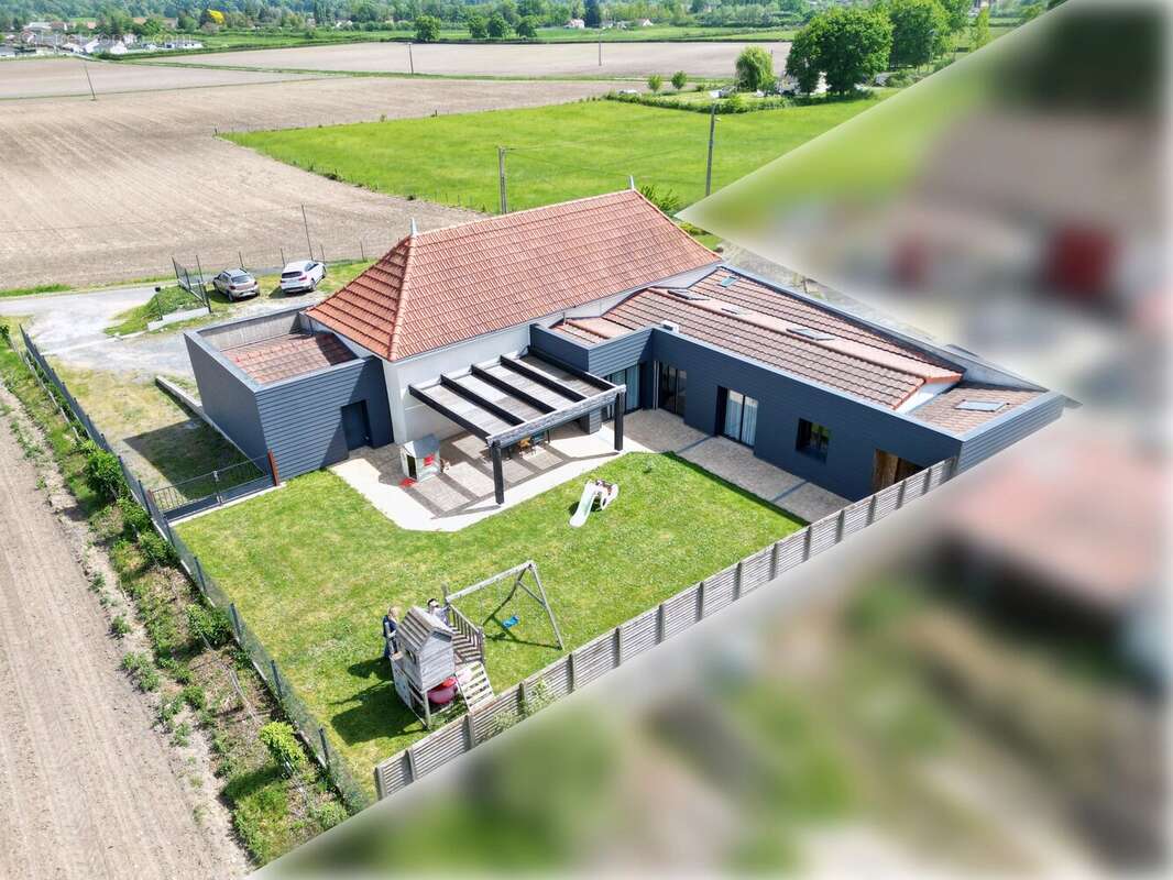 Maison à SAINT-REMY-EN-ROLLAT