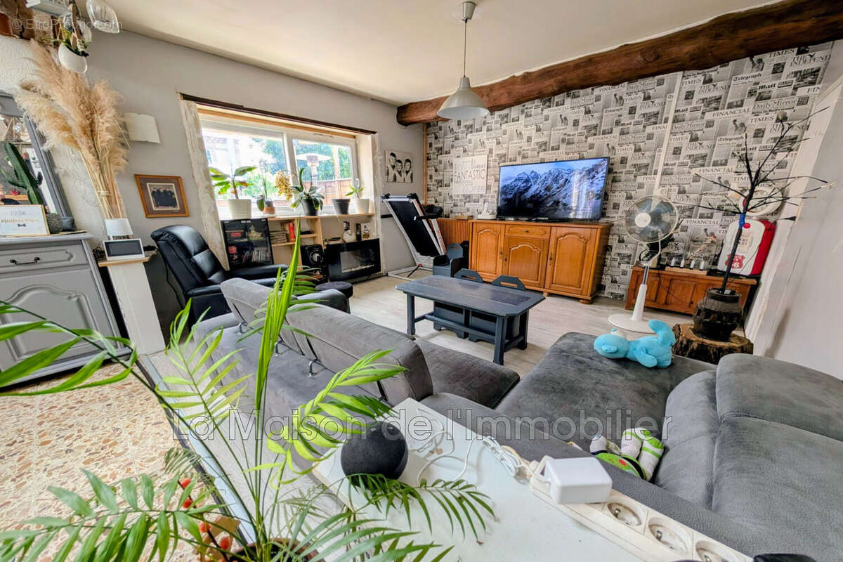 Maison à CRIQUEBEUF-SUR-SEINE