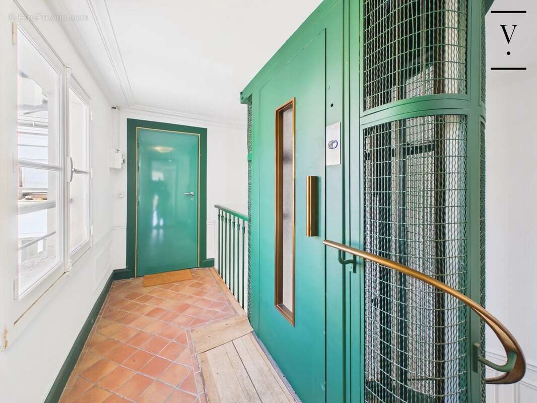 Appartement à PARIS-8E