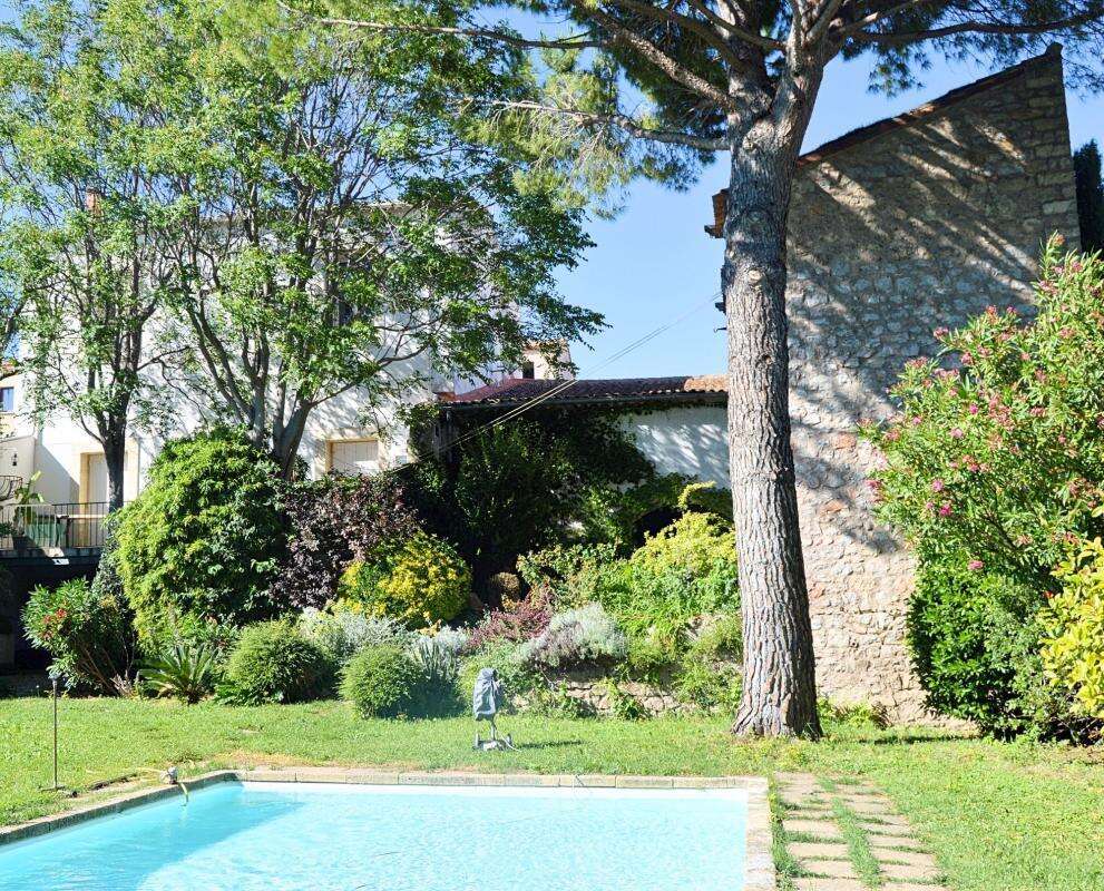 Maison à MONTBAZIN
