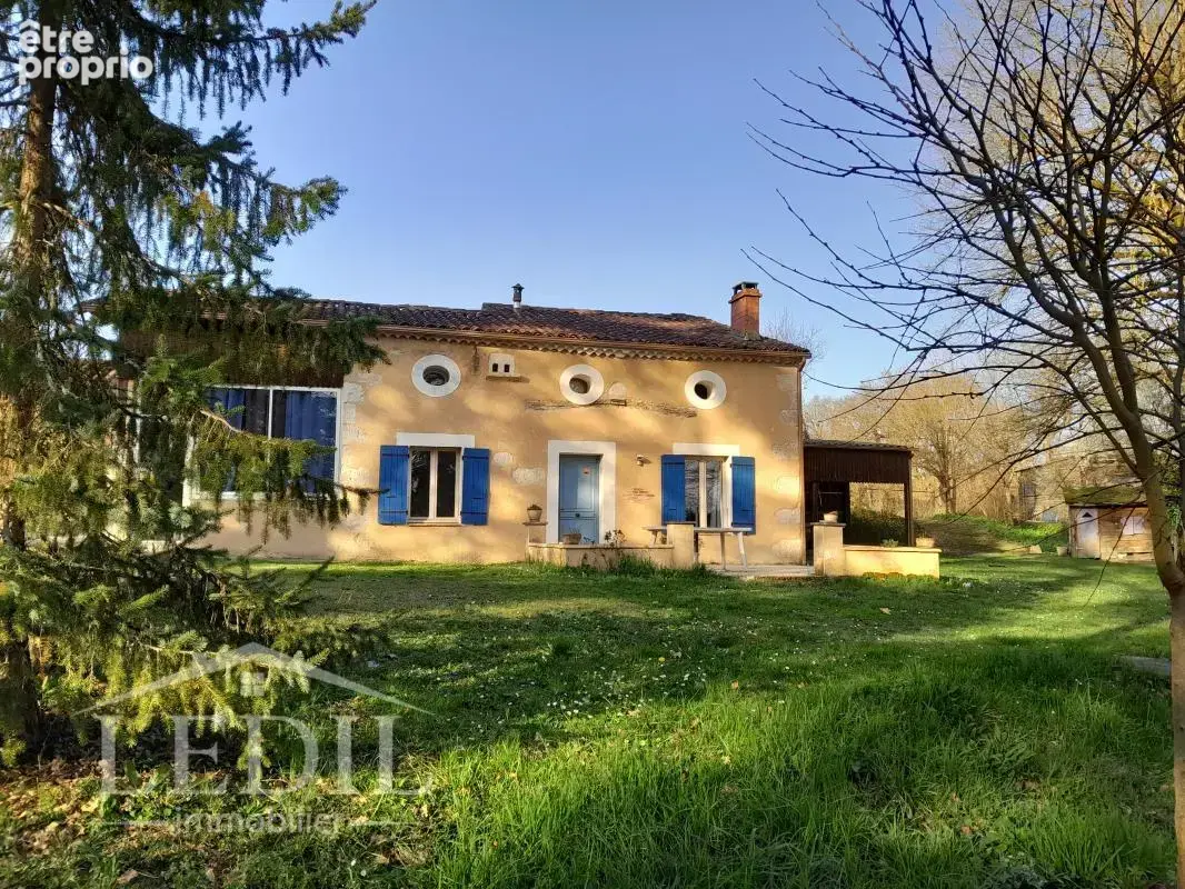 Maison à MEZIN