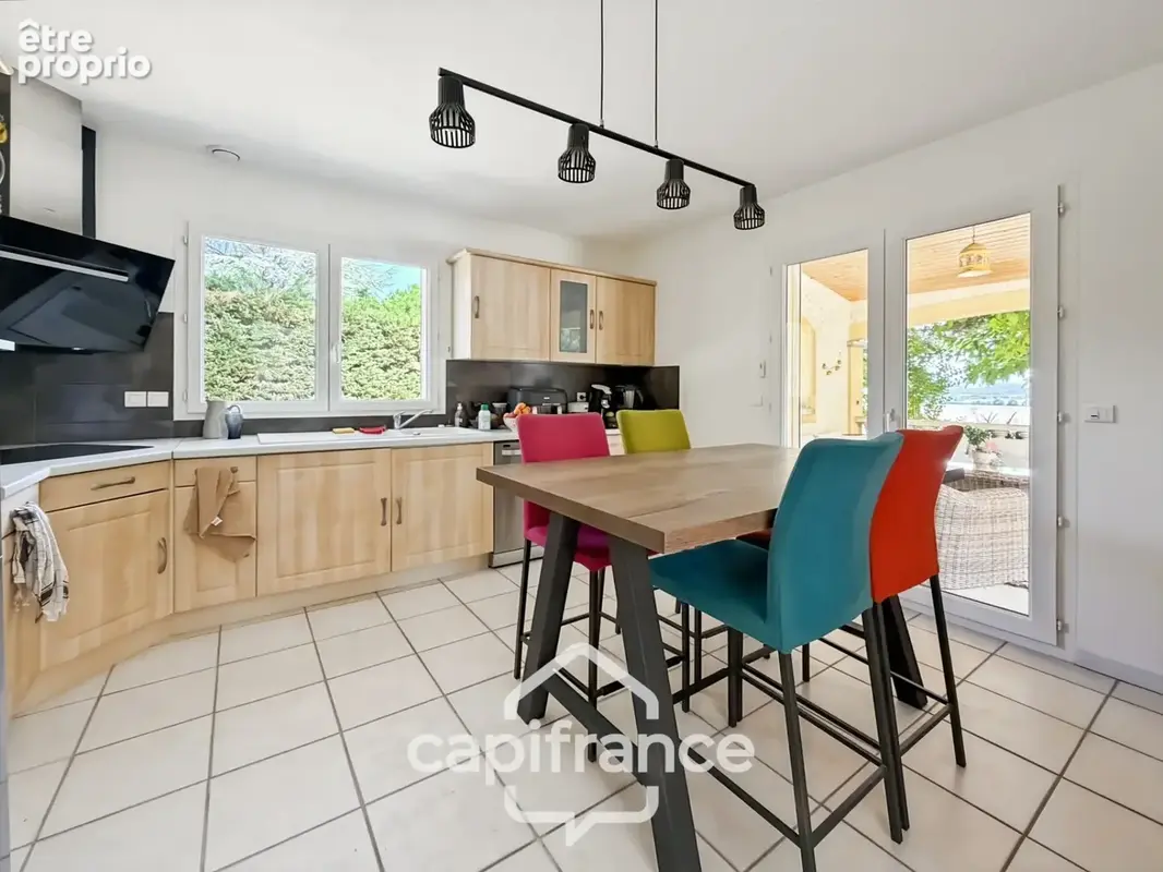 Maison Familiale avec piscine composée de 5 chambres sur ANJOU (38) - photo 10