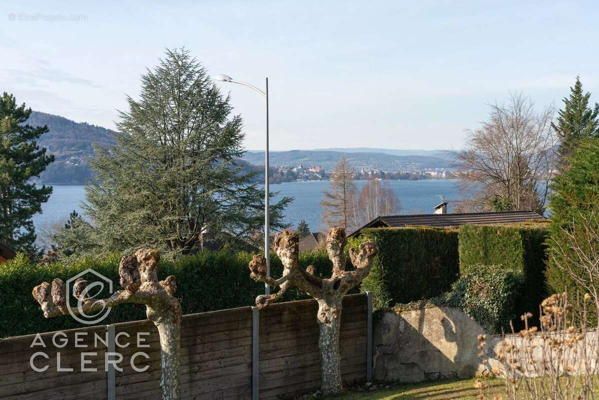 Appartement à VEYRIER-DU-LAC