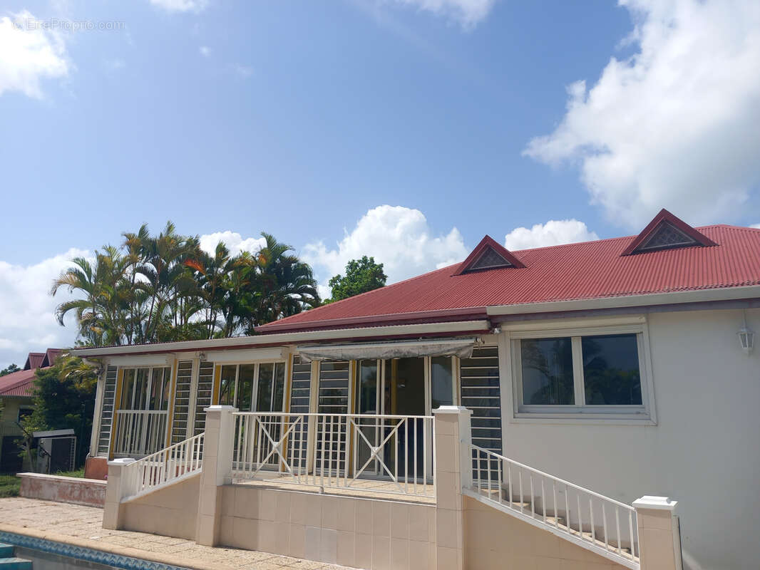 Maison à BAIE-MAHAULT