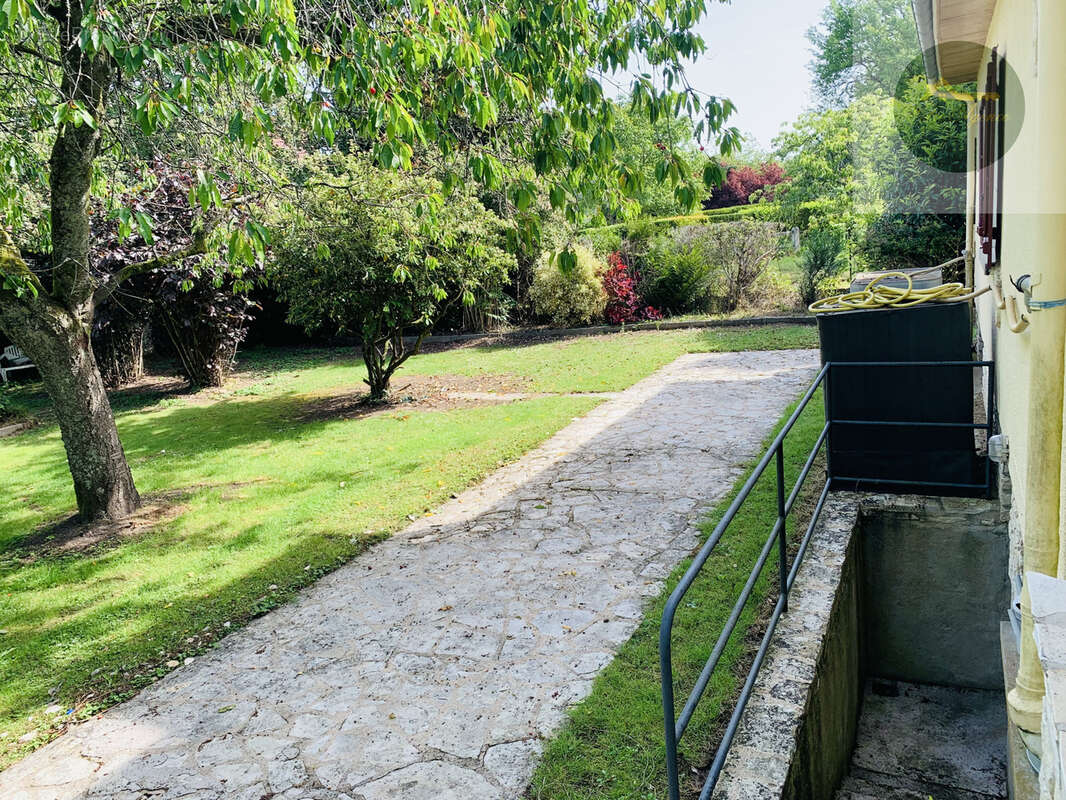 Maison à CHEROY