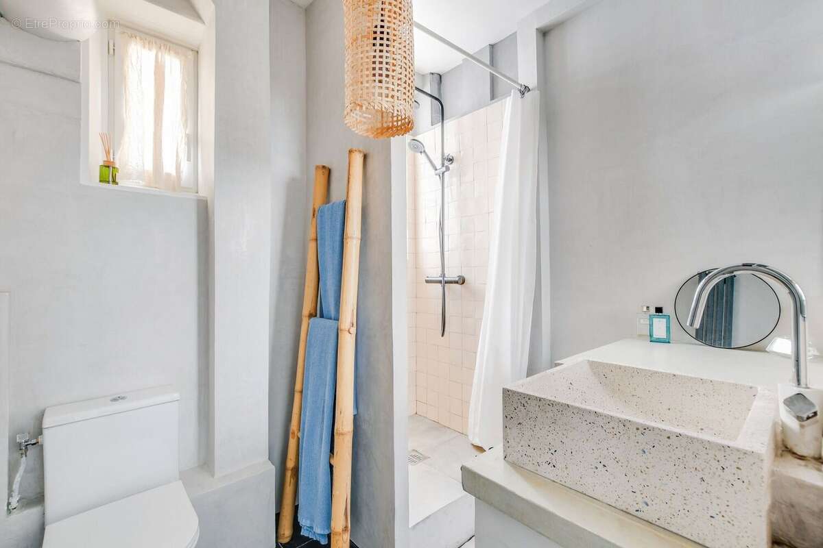 Appartement à PARIS-20E