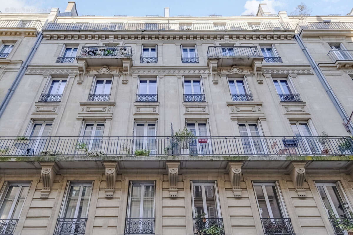 Appartement à PARIS-10E