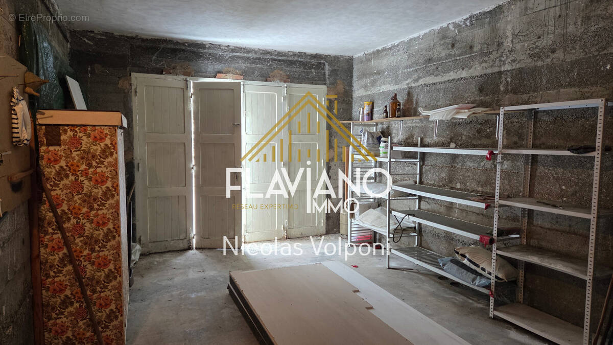 Parking à LES THUILES