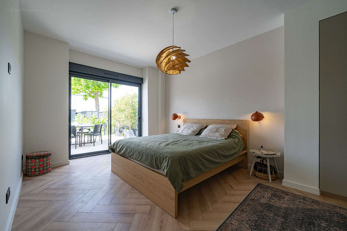 Maison renovée avec piscine 252 m² - proche bezannes - photo 6