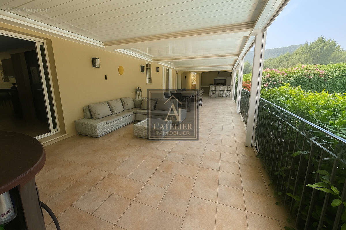 Maison à SOLLIES-TOUCAS