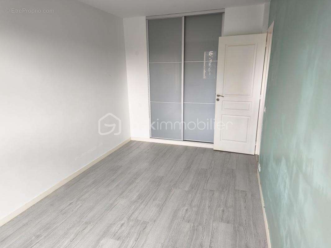 Appartement 3 pièces de 65m² avec balcon, parking et cave - photo 9
